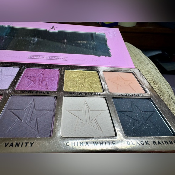 Jeffree Star Cosmetics Beauty Killer Palette. - Picture 3 of 8